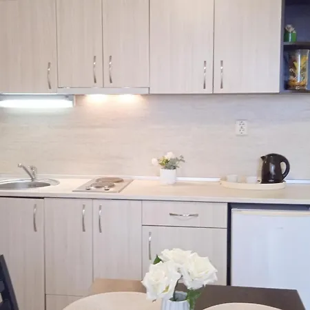 아파트 в непосредствена близост до плажа 부르가스